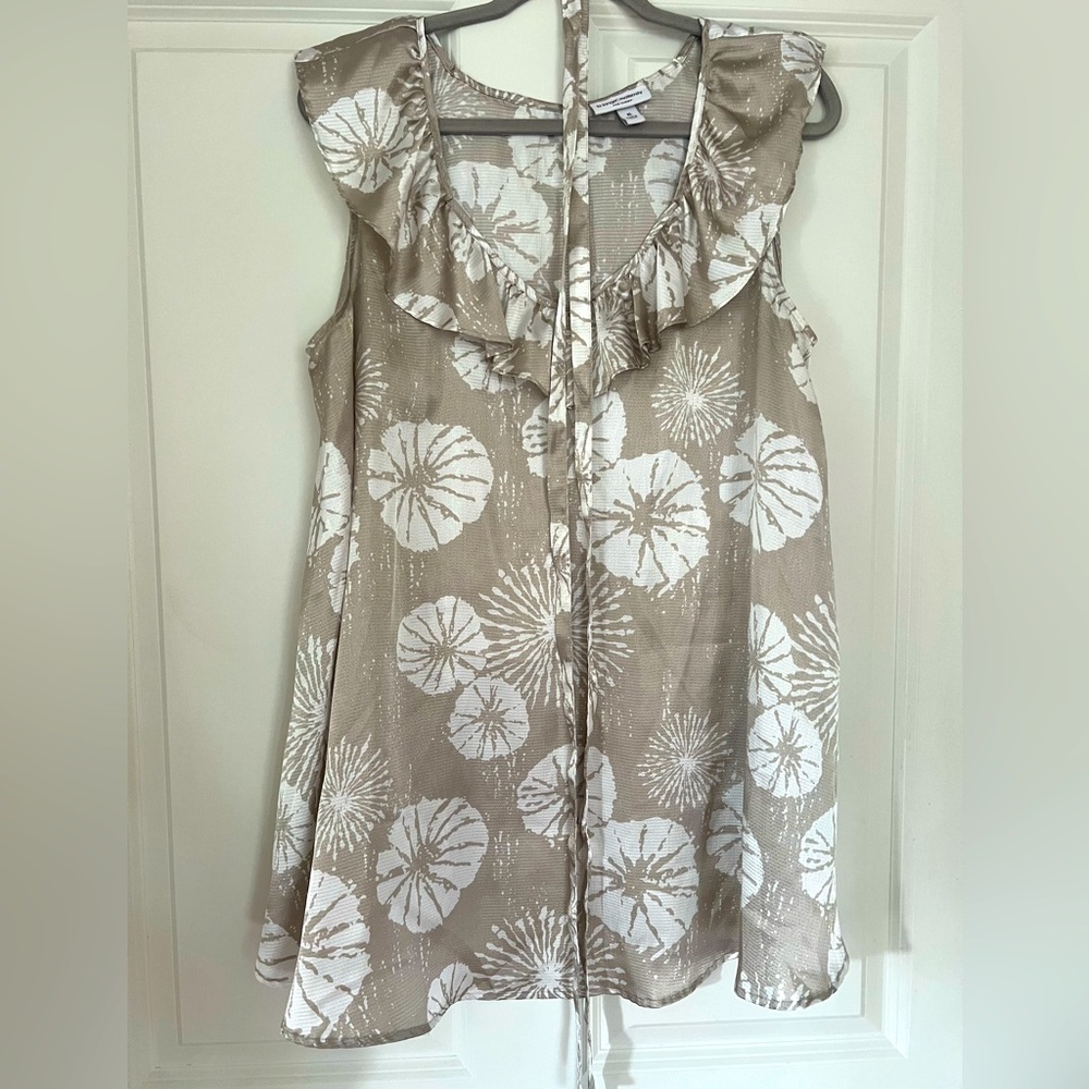 Maternity top by Liz Lange and Target, side XL
